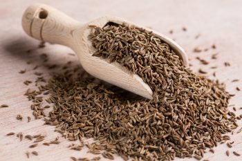 Jakie właściwości ma kminek zwyczajny?