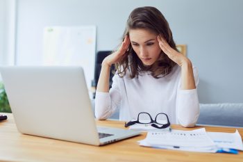 Deficyty poznawcze – jakim schorzeniom mogą towarzyszyć?