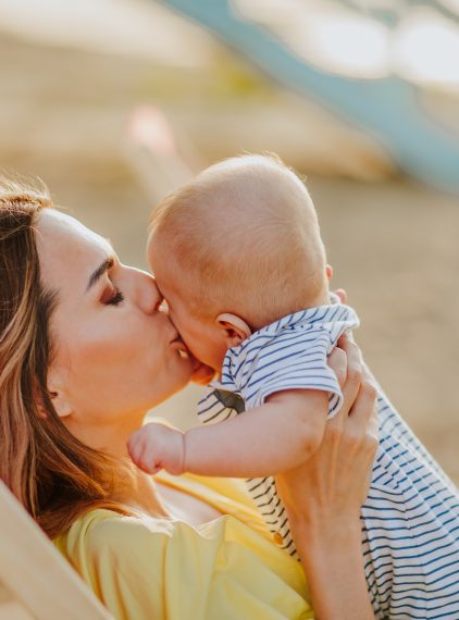 Czy przy karmieniu piersią można się opalać?