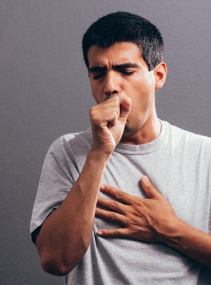 Kaszel palacza – przyczyny, objawy i leczenie