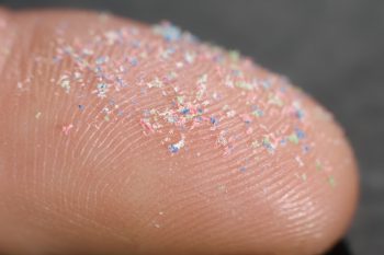 Mikroplastik w żywności. Jak wpływa na zdrowie?