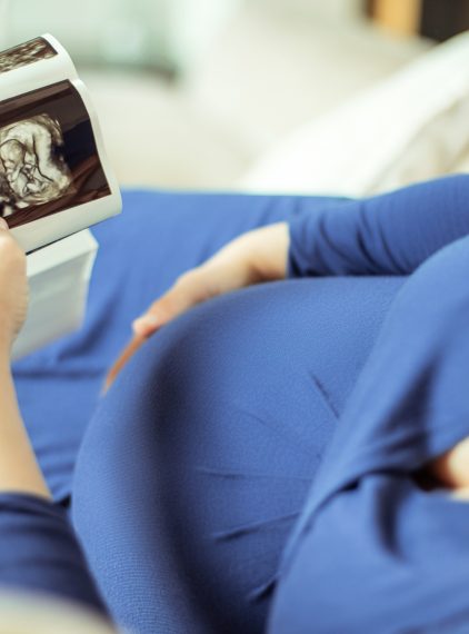 Łożysko przodujące – przyczyny, zagrożenia, rozpoznanie i postępowanie podczas porodu
