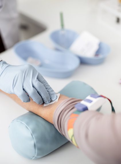 Dehydrogenaza mleczanowa (LDH) – czym jest i kiedy należy ją badać?
