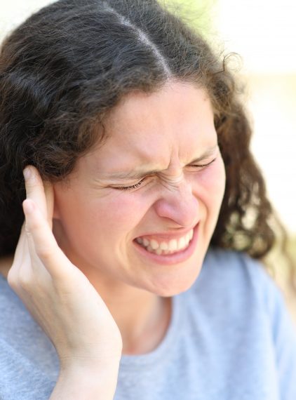 Domowe sposoby na ból ucha – czy są skuteczne?