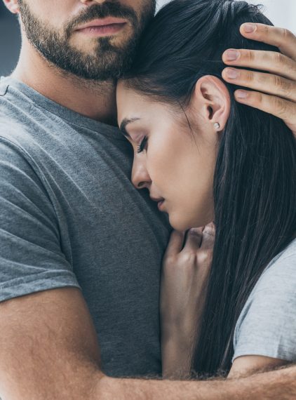 Poronienie – objawy, przyczyny, diagnostyka, leczenie