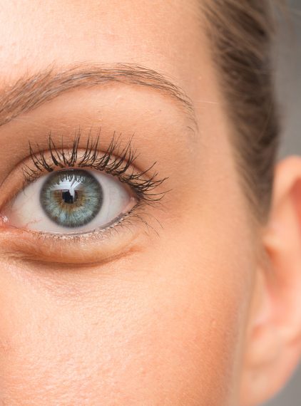 Worki pod oczami – przyczyny i sposoby radzenia sobie z nimi