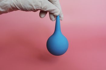 Lewatywa – kiedy ją stosować?