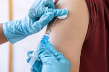 Tężec – przyczyny, objawy, leczenie