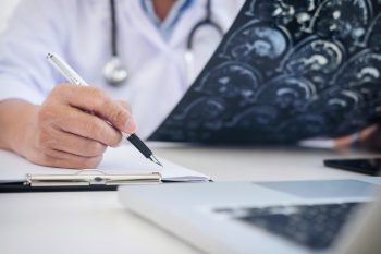 Glejak mózgu. Jak rozpoznać objawy?