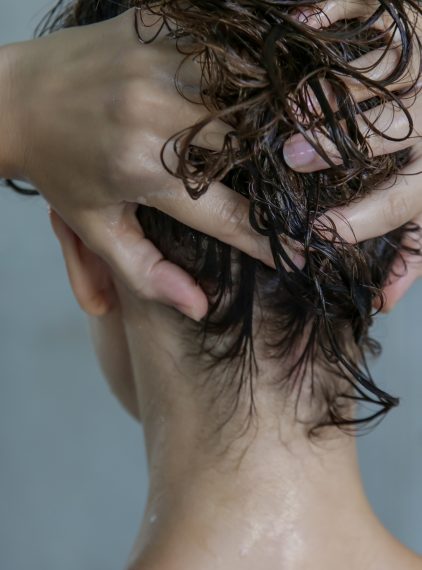 Wcierka do włosów. Jak wybrać odpowiednią?