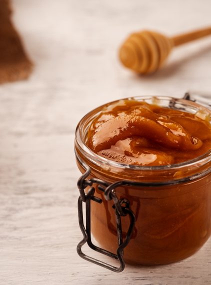 Miód gryczany. Jakie ma właściwości?