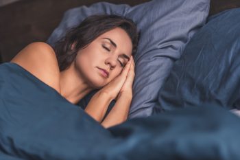 Kołdra obciążeniowa. Czy działa terapeutycznie?