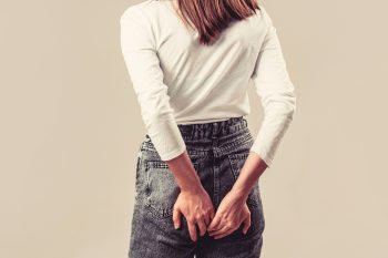 Ból odbytu. Możliwe przyczyny i jak go leczyć