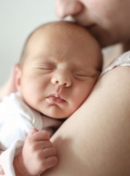 Smółka. Kiedy noworodek powinien ją wydalić?