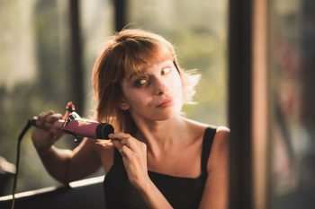 Termoochrona włosów. Jak chronić je przed wysoką temperaturą?