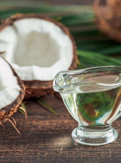 Olej MCT. Czy naprawdę odchudza?