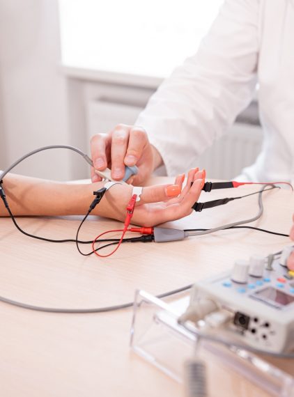 Badanie EMG. Kiedy powinno się je wykonać?