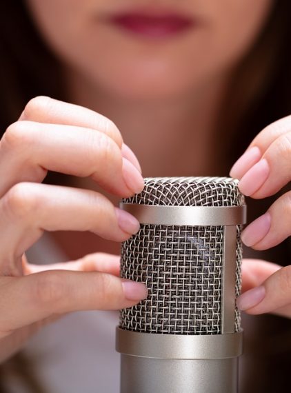 ASMR. Dlaczego odczuwamy przyjemne mrowienie?