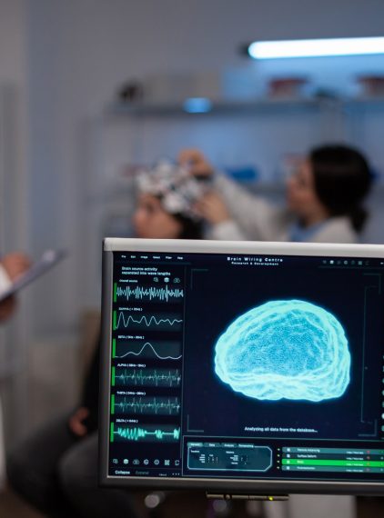 EEG. Jak przebiega to badanie? Jak się przygotować?