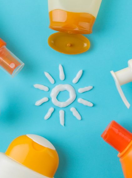 Kosmetyki do opalania z poprzedniego sezonu. Czy można bezpiecznie ich używać?