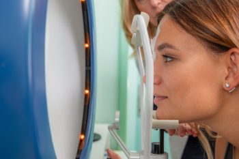 Badanie pola widzenia. Na czym polega?