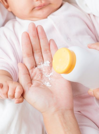 Talk pod lupą. Czy składnik pudrów i zasypek jest szkodliwy?