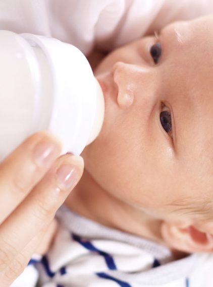 Kolejne wycofanie mleka NAN. Co powinni wiedzieć rodzice?