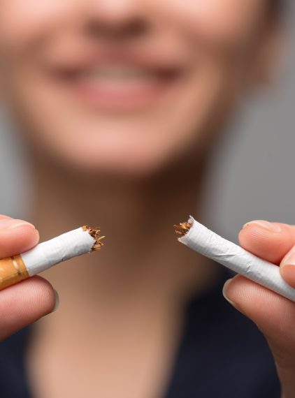 Terapia łączona w rzucaniu palenia. Na czym polega i dlaczego zwiększa skuteczność?