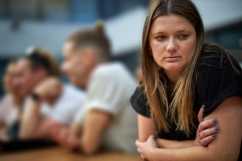 Introwertyk. Co mówi o nim psychologia?