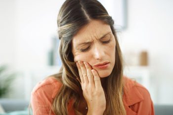 Zapalenie okostnej zęba. Jak przebiega leczenie?