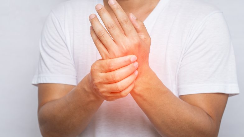 Drętwienie lewej ręki. Co może je powodować?