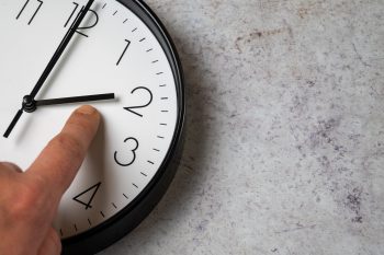 Zmiana czasu w 2026 roku. Jak się do niej przygotować?