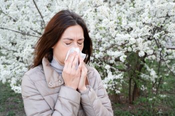 Alergia sezonowa i całoroczna – jak szybko sobie pomóc?