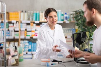 E-recepta transgraniczna. Jak zrealizować receptę za granicą?