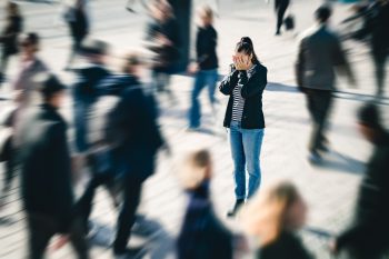 Lęk wysokofunkcjonujący. Objawy, przyczyny i sposoby radzenia sobie z przewlekłym napięciem