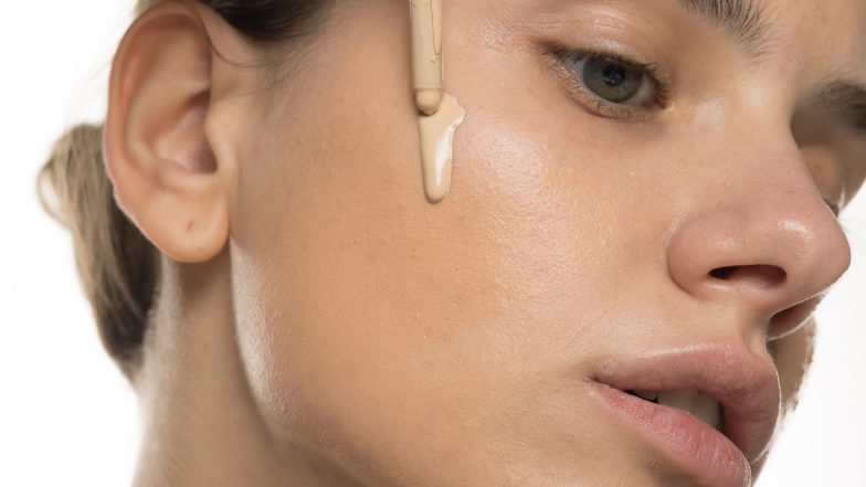 Najlepsze podkłady z filtrem SPF. Produkty, które dadzą Ci efekt nieskazitelnej cery i ochronią przed UV.