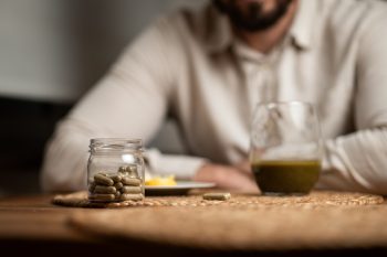 Kratom. Co to jest, jak działa i czy jest legalny w Polsce?